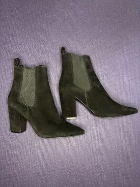 Steve Madden Black Pointed Toe Heeled Boots Size 9.5M